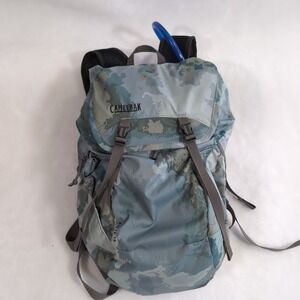 CamelBak Arete 18 Hydration Pack Camo Lightweight Hiking Backpack 1.5L Bladder